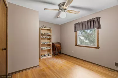 2245 Maple Lane E, Maplewood, MN 55109 - Photo 23