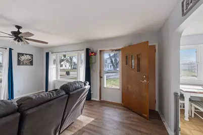 211 Hickory Street S, Lester Prairie, MN 55354 - Photo 3