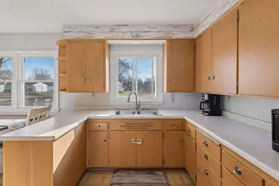 211 Hickory Street S, Lester Prairie, MN 55354 - Photo 7