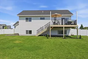 811 Brady Ln, New Richmond, WI 54017 - Photo 29