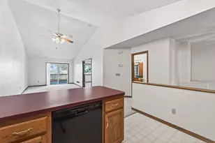 2870 Mounds View Blvd, Mounds View, MN 55112 - Photo 7