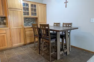 1051 Butte Ct, Chanhassen, MN 55317 - Photo 5