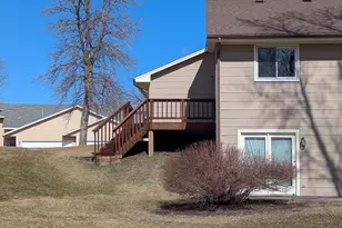 1051 Butte Ct, Chanhassen, MN 55317 - Photo 13