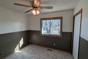 1051 Butte Ct, Chanhassen, MN 55317 - Photo 9