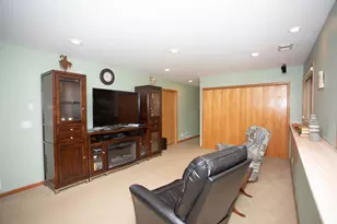 601 Sterling St S, Maplewood, MN 55119 - Photo 41