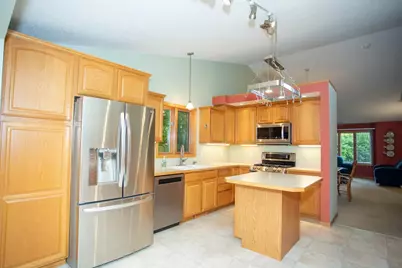 601 Sterling Street S, Maplewood, MN 55119 - Photo 15