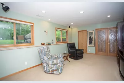 601 Sterling Street S, Maplewood, MN 55119 - Photo 43