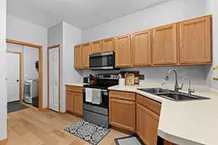 7395 Derby Ln, Shakopee, MN 55379 - Photo 7