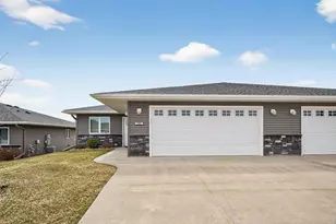 406 Tee Box Ln NE, Stewartville, MN 55976 - Photo 3