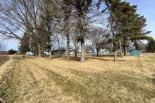 611 Stearns Ave W, Eden Valley, MN 55329 - Photo 5