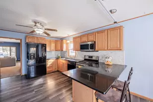 121 W Oak St, Stanley, WI 54768 - Photo 9