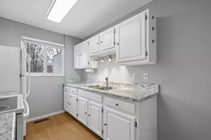 13613 Heather Hills Dr, Burnsville, MN 55337 - Photo 7