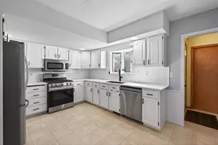 1910 Margaret St, Saint Paul, MN 55119 - Photo 11