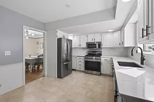 1910 Margaret St, Saint Paul, MN 55119 - Photo 13