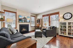 1968 Lincoln Ln, Chanhassen, MN 55317 - Photo 7