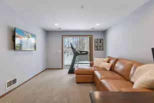 1968 Lincoln Ln, Chanhassen, MN 55317 - Photo 29