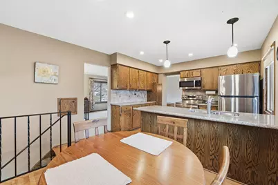 11185 Lanewood Circle, Eden Prairie, MN 55344 - Photo 7