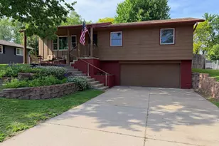 1334 17th St W, Hastings, MN 55033 - Photo 1