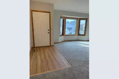 4453 Helena Road N, Oakdale, MN 55128 - Photo 9