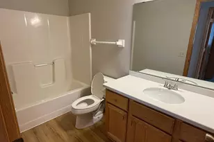 4453 Helena Rd N, Oakdale, MN 55128 - Photo 17