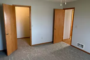 4453 Helena Rd N, Oakdale, MN 55128 - Photo 21