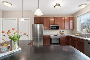 1070 Grandview Ct NE, Columbia Heights, MN 55421 - Photo 5