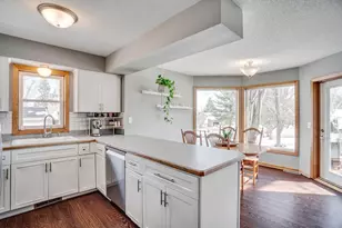 4222 Yorktown Dr, Eagan, MN 55123 - Photo 5