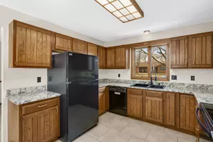 1182 Limestone Dr S, Shakopee, MN 55379 - Photo 9