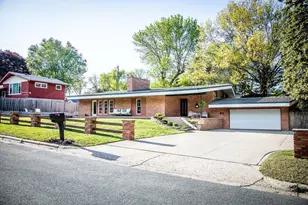 130 Fairlawn Ave E, Winsted, MN 55395 - Photo 1