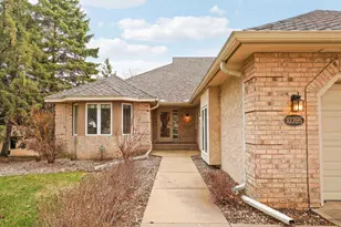 10395 Fawns Way, Eden Prairie, MN 55347 - Photo 3