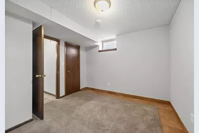 9917 Pillsbury Avenue S, Bloomington, MN 55420 - Photo 61