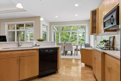 10586 Estate Drive, Eden Prairie, MN 55347 - Photo 11