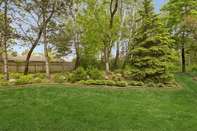 10586 Estate Drive, Eden Prairie, MN 55347 - Photo 33