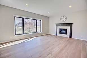 1595 Spinaker Dr, Woodbury, MN 55125 - Photo 25