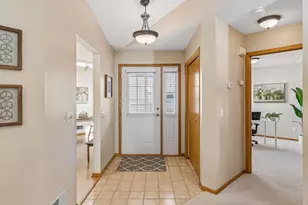 7638 Newbury Rd, Woodbury, MN 55125 - Photo 5