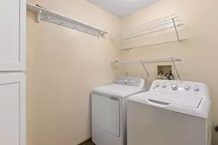 3801 W 98th St, Bloomington, MN 55431 - Photo 11