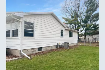 1122 S State Street, Fairmont, MN 56031 - Photo 3