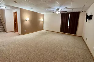 322 Oriole Ave N, Thief River Falls, MN 56701 - Photo 19