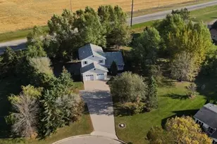 322 Oriole Ave N, Thief River Falls, MN 56701 - Photo 33