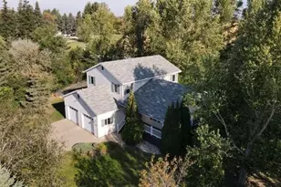 322 Oriole Ave N, Thief River Falls, MN 56701 - Photo 37