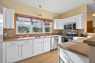 1351 Magnolia Ave E, Saint Paul, MN 55106 - Photo 9