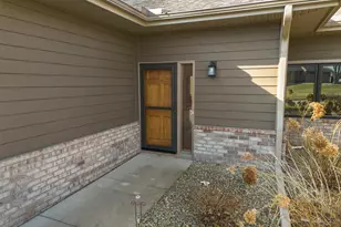 18067 Judicial Way S, Lakeville, MN 55044 - Photo 9