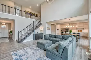 10668 39th St N, Lake Elmo, MN 55042 - Photo 5