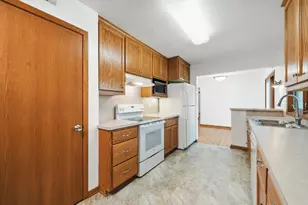 2000 Ordway St, Golden Valley, MN 55422 - Photo 9