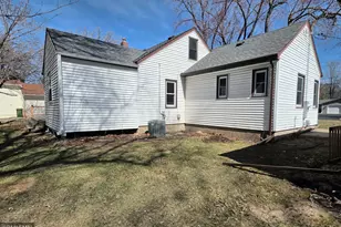 8325 Westwood Rd, Brooklyn Park, MN 55444 - Photo 31