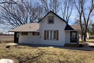 358 Cypress Ave, New Richland, MN 56072 - Photo 1