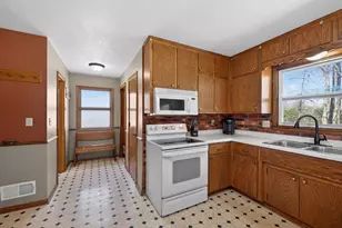 420 5th St SE, Pine Island, MN 55963 - Photo 11