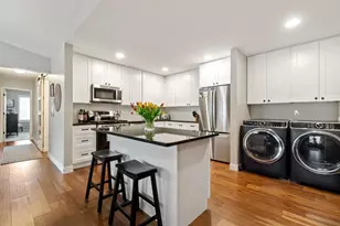 1930 Kingsview Ln N, Plymouth, MN 55447 - Photo 9