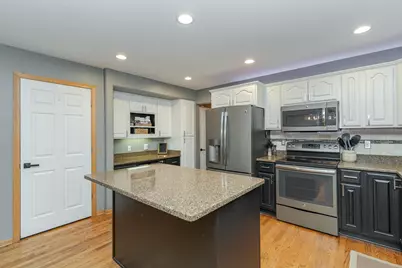 1008 Southern Woods Place SW, Rochester, MN 55902 - Photo 5