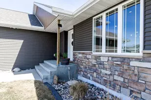 2206 Rolling Green Ln, North Mankato, MN 56003 - Photo 5